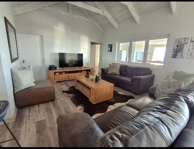 4 BEDROOM HOUSE FOR SALE IN DA GAMA BAY